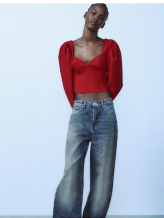 Zara Tops - Zara voluminous top with sweetheart neck